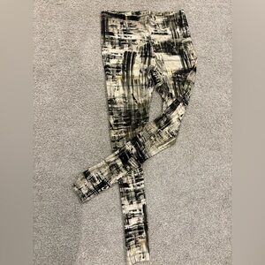 Abstract Black and Cream Leggings